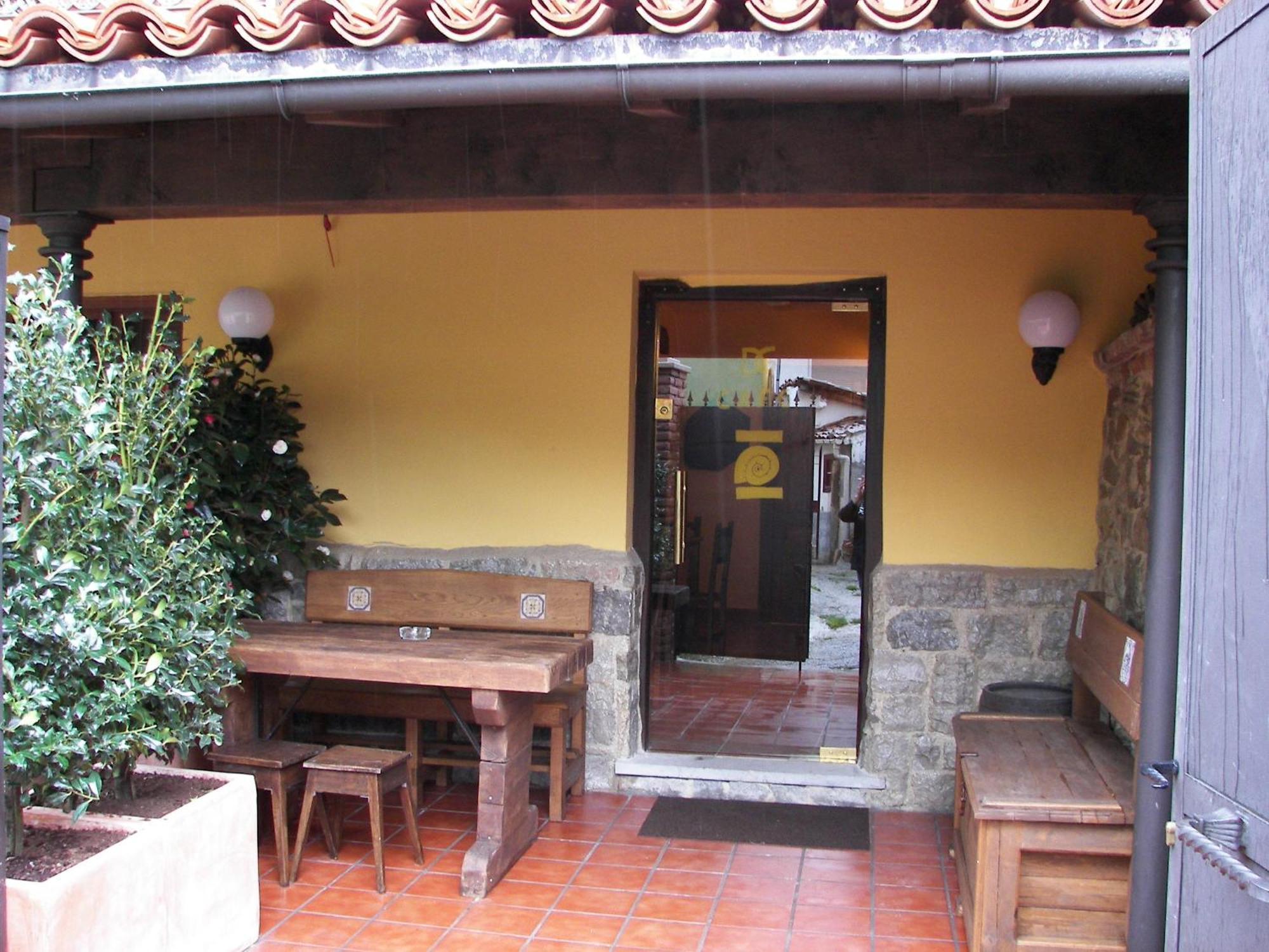 Hotel Dona Gaudiosa Pola de Lena Exterior photo